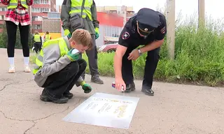 Яркие предупреждения на асфальте для безопасности детей нанесли в Братске
