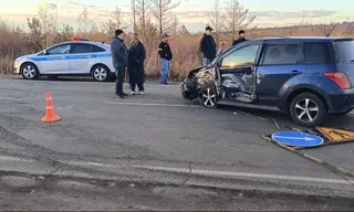 Два человека пострадали в столкновении двух иномарок и «Бобкэта» в Братске