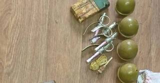 В Братске при ремонте полов в гараже нашли гранаты, пистолеты и тротил